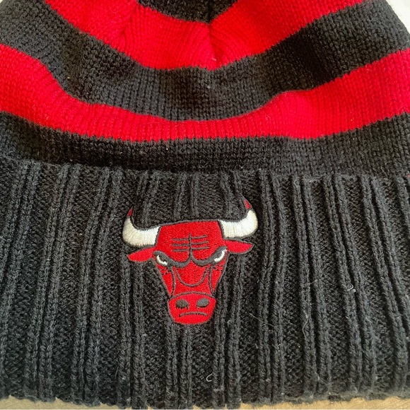 Adidas Chicago Bulls Black and Red Pom-Pom Beanie Hat One Size Women’s Warm Cozy - Picture 2 of 6